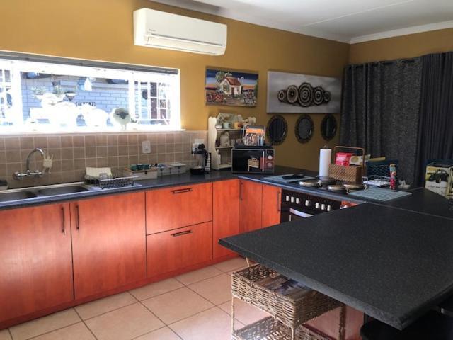 Apartamento 80 on Benade Bloemfontein Exterior foto